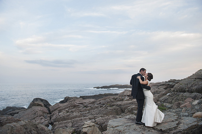 ogunquit maine wedding at the cliff house photographed by jordan moody for brea mcdonald photography coastal maine wedding coastal new england wedding maine weddings